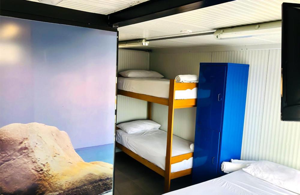 Auberge de jeunesse Surfari Punta Rocas à Punta Negra Extérieur photo